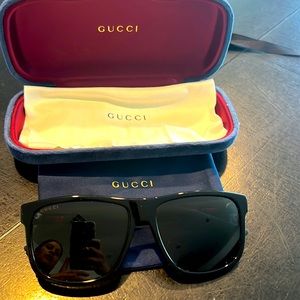 New Gucci shades, perfect condition, ready to make you fabulous!!